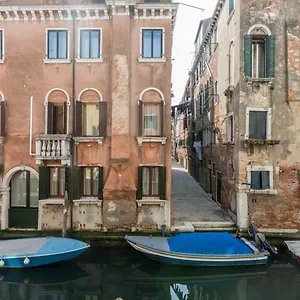Little Canal Apartamento